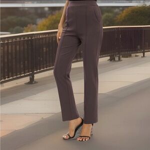 Michael Kors women’s size 30 (M) seamed brown leggings in a ponte knit material.